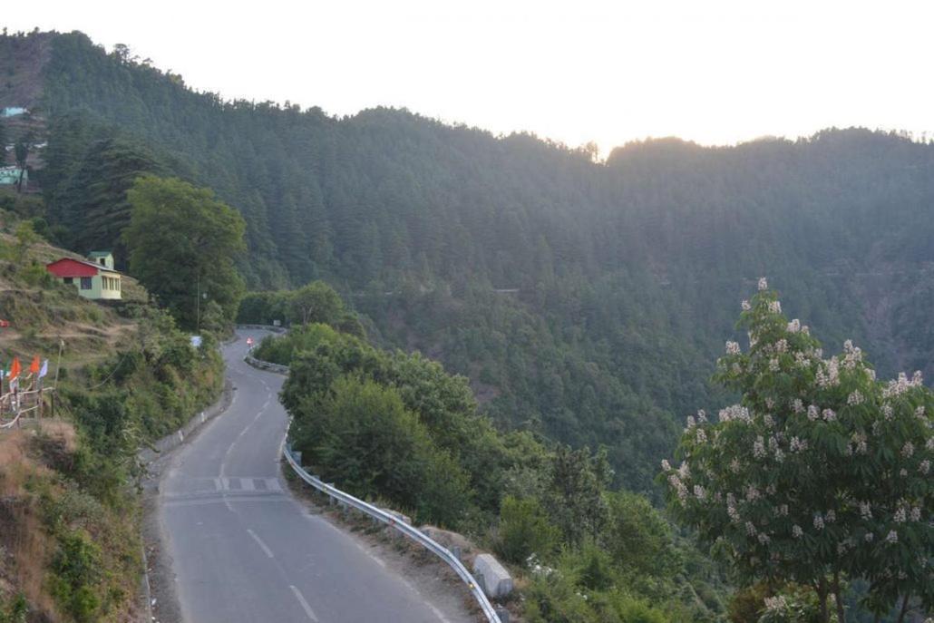 Hotel Crystal Palace Dhanaulti Esterno foto