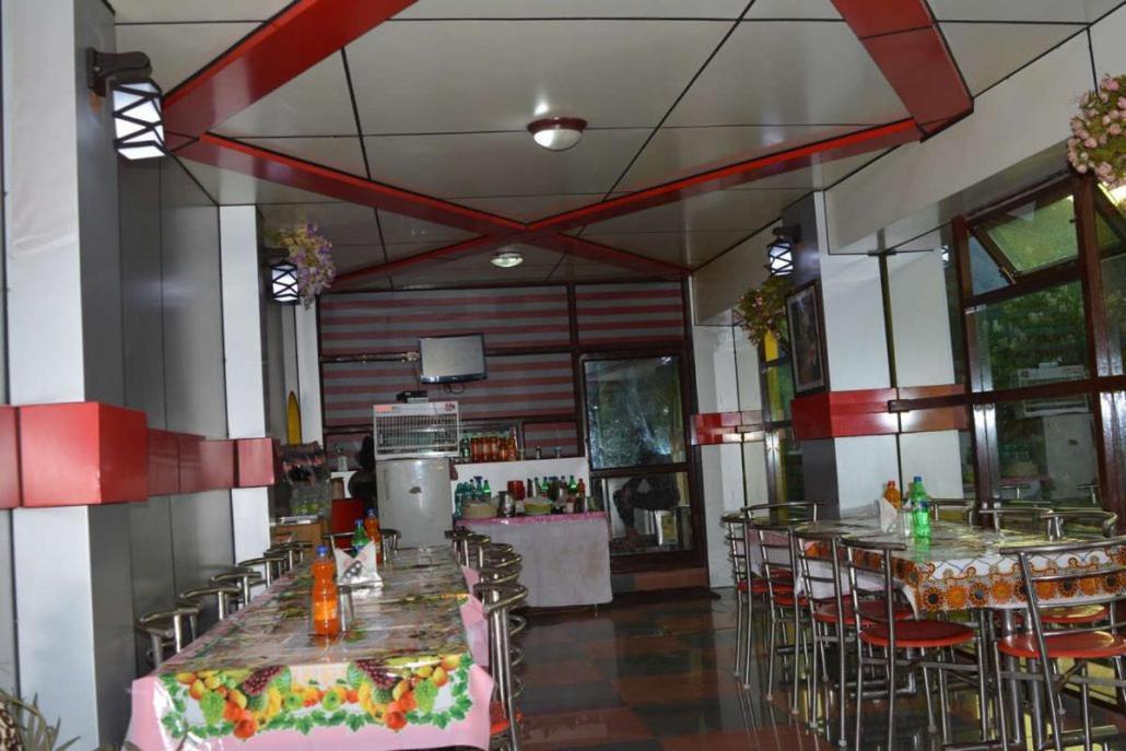 Hotel Crystal Palace Dhanaulti Esterno foto