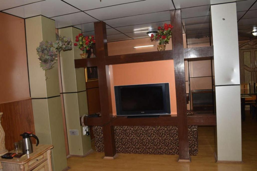 Hotel Crystal Palace Dhanaulti Esterno foto