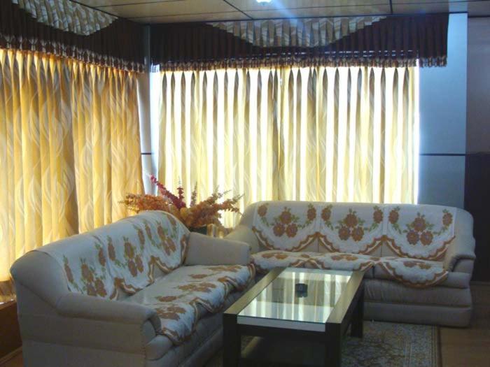 Hotel Crystal Palace Dhanaulti Esterno foto
